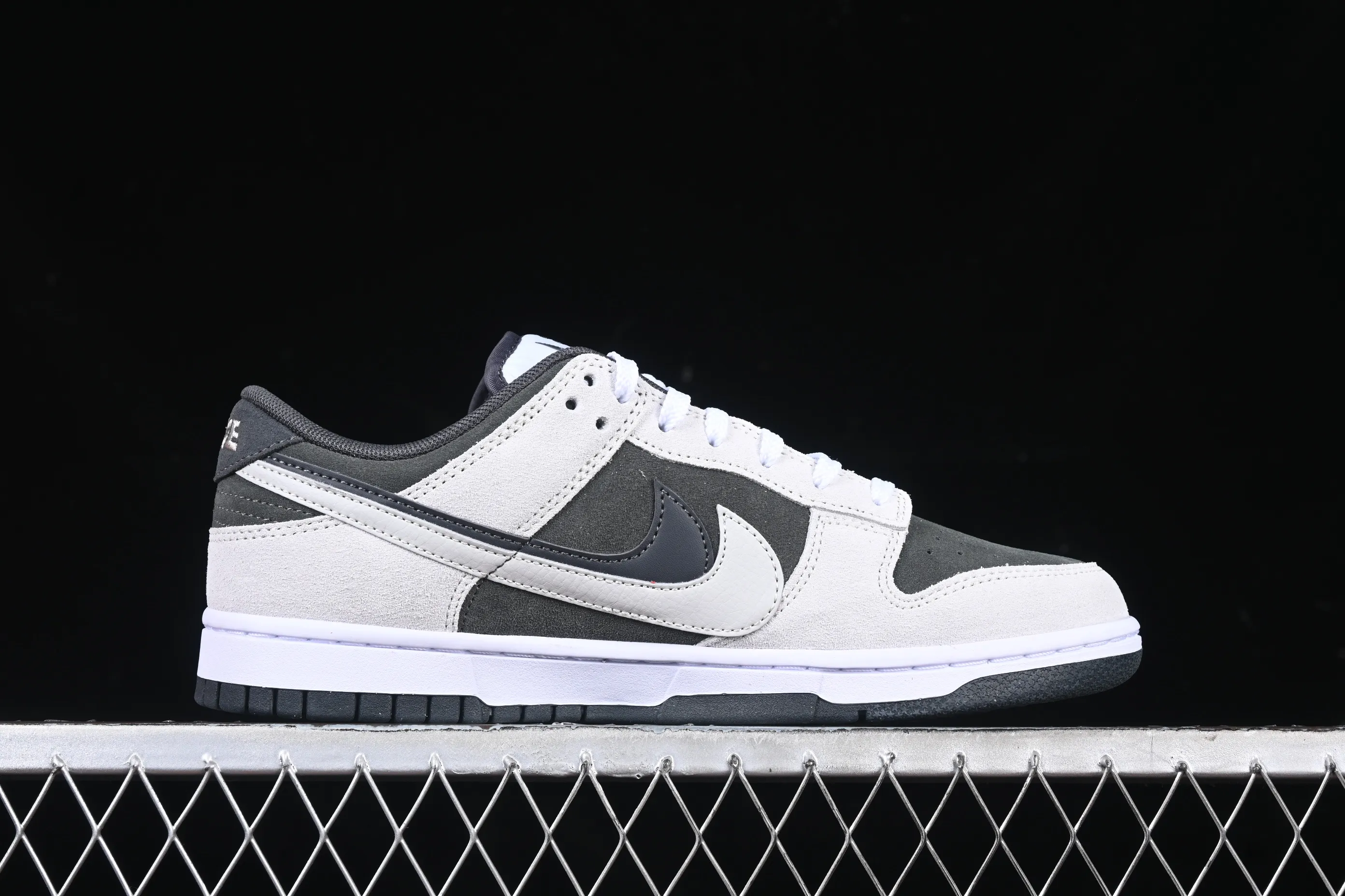 All categories Nk SB Dunk series Nk SB Dunk Low low-top sneakers Nk Dunk Low 85 double hook series White Gray Panda SB low-top sports and leisure sneakers HV1800-101